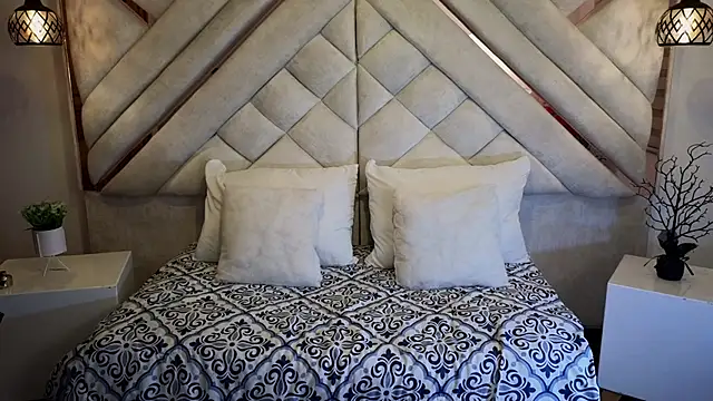 Snapshot of leslyflorez chatting on February 2025 12:06:01 AM leslyflorez online show from February 2025 12:06:01 AM