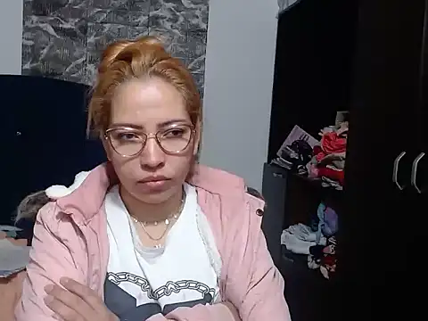 Snapshot of THEBOSSLARA chatting on November 2025 03:30:02 PM THEBOSSLARA online show from November 2025 03:30:02 PM