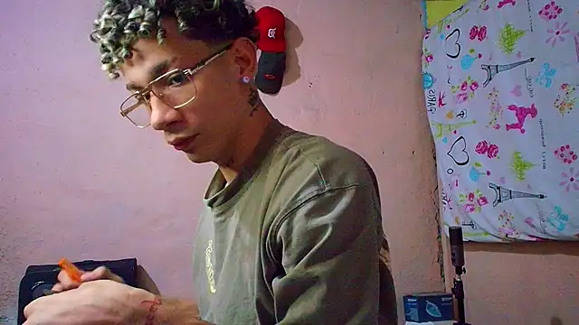 Snapshot of mateodeamjo chatting on July 2026 01:57:01 AM mateodeamjo online show from July 2026 01:57:01 AM