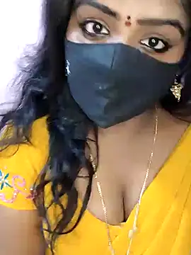 Snapshot of louise92 chatting on December 2024 08:45:02 AM louise92 online show from December 2024 08:45:02 AM