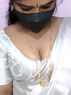 Snapshot of louise92 chatting on December 2024 05:22:02 PM louise92 online show from December 2024 05:22:02 PM