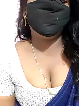 Snapshot of louise92 chatting on February 2025 06:08:01 AM louise92 online show from February 2025 06:08:01 AM