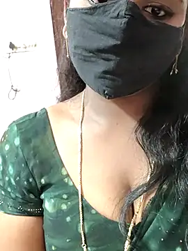 Snapshot of louise92 chatting on February 2025 08:27:02 AM louise92 online show from February 2025 08:27:02 AM