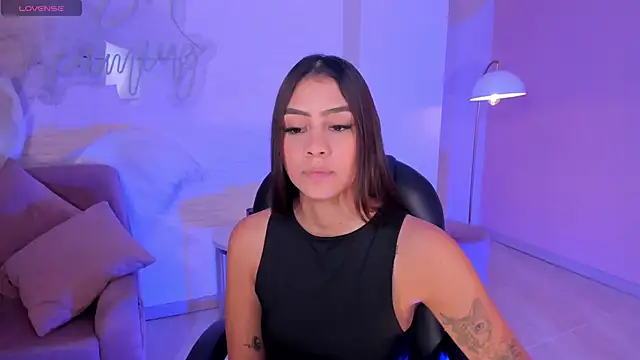 Snapshot of AllyJensen chatting on February 2025 06:01:01 AM AllyJensen online show from February 2025 06:01:01 AM