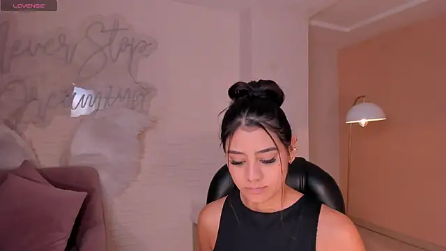 Snapshot of AllyJensen chatting on February 2025 06:55:02 PM AllyJensen online show from February 2025 06:55:02 PM