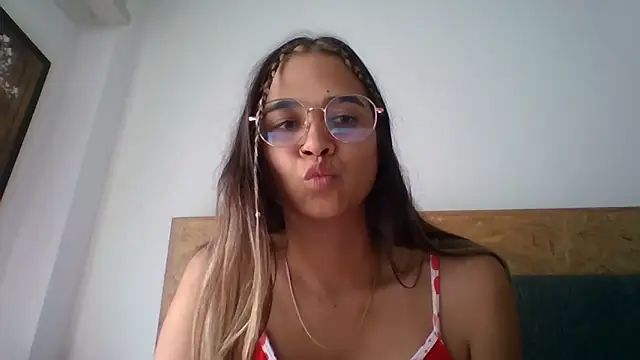 trianabell online show from December 2025 02:58:02 PM