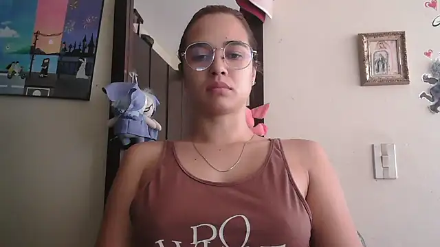 Snapshot of trianabell chatting on May 2026 04:56:02 PM trianabell online show from May 2026 04:56:02 PM