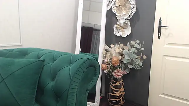 BustyAllyy online show from April 2026 02:44:01 PM