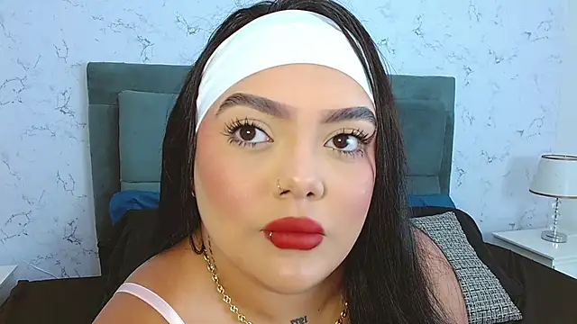 Brhiana Williamms online show from April 2026 01:00:02 PM