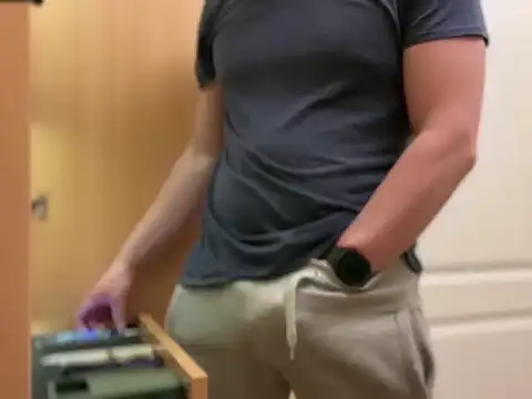 Snapshot of etat_onn chatting on November 2025 06:04:02 PM etat onn online show from November 2025 06:04:02 PM