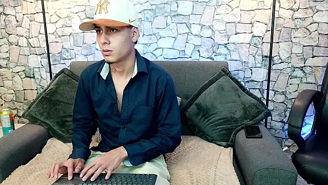 Snapshot of Bastiaan_28 chatting on November 2025 04:33:02 AM Bastiaan 28 online show from November 2025 04:33:02 AM