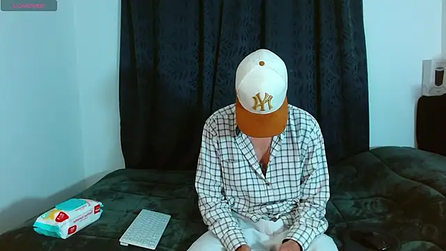 Snapshot of Bastiaan_28 chatting on December 2025 12:31:02 AM Bastiaan 28 online show from December 2025 12:31:02 AM