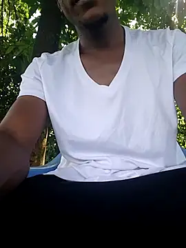 Snapshot of Juicy-hot_chic chatting on April 2026 12:47:01 PM Juicy-hot chic online show from April 2026 12:47:01 PM