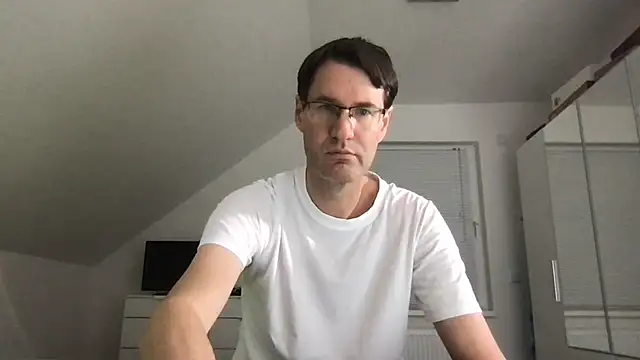 Snapshot of zxzx_cam1 chatting on December 2024 04:06:01 PM zxzx cam1 online show from December 2024 04:06:01 PM