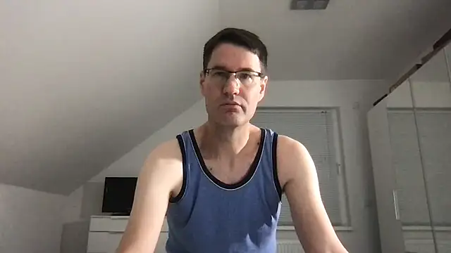 Snapshot of zxzx_cam1 chatting on December 2024 03:53:02 PM zxzx cam1 online show from December 2024 03:53:02 PM