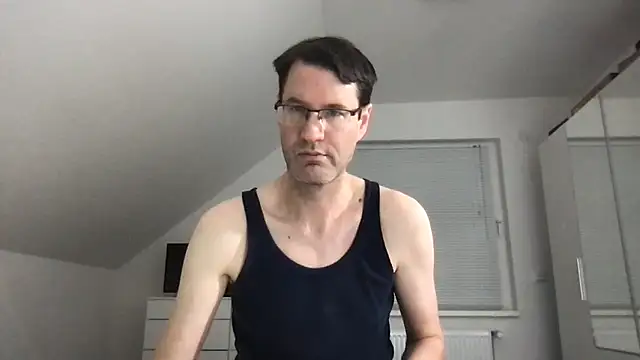 Snapshot of zxzx_cam1 chatting on February 2025 05:15:02 PM zxzx cam1 online show from February 2025 05:15:02 PM