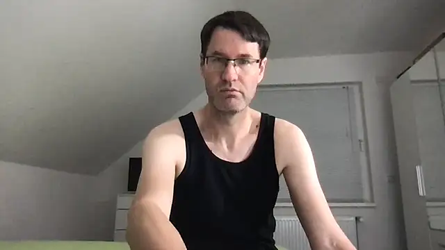 Snapshot of zxzx_cam1 chatting on February 2025 04:50:02 PM zxzx cam1 online show from February 2025 04:50:02 PM