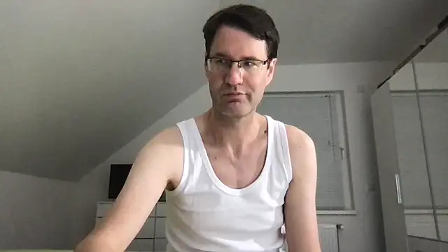 Snapshot of zxzx_cam1 chatting on February 2025 10:59:01 PM zxzx cam1 online show from February 2025 10:59:01 PM