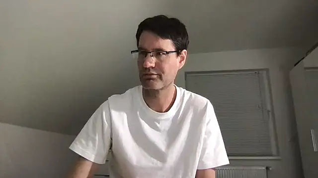 Snapshot of zxzx_cam1 chatting on February 2025 10:54:01 PM zxzx cam1 online show from February 2025 10:54:01 PM