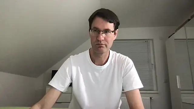 Snapshot of zxzx_cam1 chatting on March 2025 03:49:02 PM zxzx cam1 online show from March 2025 03:49:02 PM