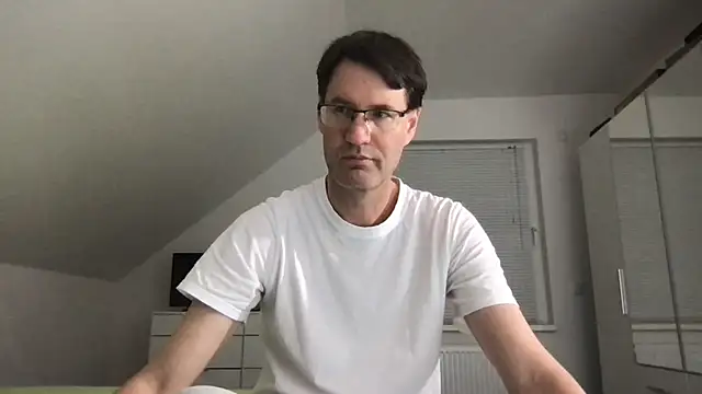 Snapshot of zxzx_cam1 chatting on March 2025 04:07:02 PM zxzx cam1 online show from March 2025 04:07:02 PM