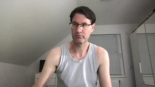 Snapshot of zxzx_cam1 chatting on March 2025 04:40:02 PM zxzx cam1 online show from March 2025 04:40:02 PM