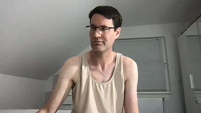 Snapshot of zxzx_cam1 chatting on September 2025 03:55:02 PM zxzx cam1 online show from September 2025 03:55:02 PM