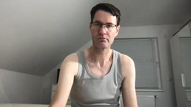 Snapshot of zxzx_cam1 chatting on December 2025 06:25:01 PM zxzx cam1 online show from December 2025 06:25:01 PM