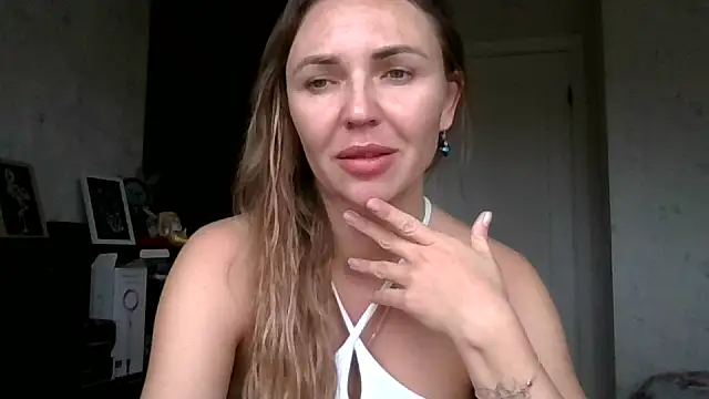 AngelinaLove28 online show from October 2025 07:38:02 AM