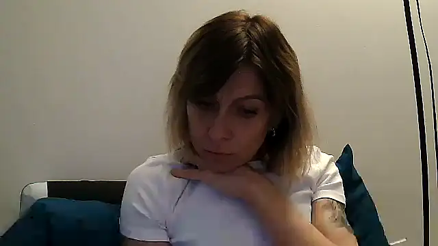 anechka1 online show from February 2026 10:44:01 PM