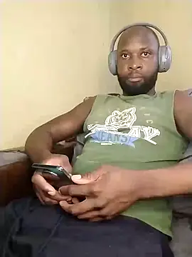 Snapshot of Stallion100 chatting on December 2024 02:26:02 PM Stallion100 online show from December 2024 02:26:02 PM