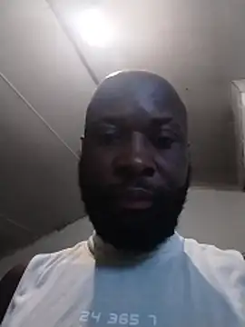 Snapshot of Stallion100 chatting on November 2025 04:04:01 AM Stallion100 online show from November 2025 04:04:01 AM