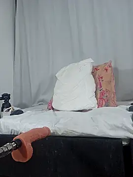 Snapshot of hole_davidd chatting on November 2025 11:51:02 PM hole davidd online show from November 2025 11:51:02 PM