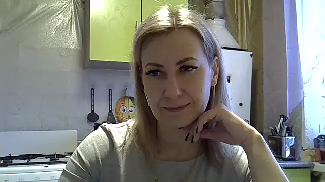 Snapshot of AshleyXHoney chatting on January 2025 06:35:02 AM AshleyXHoney online show from January 2025 06:35:02 AM