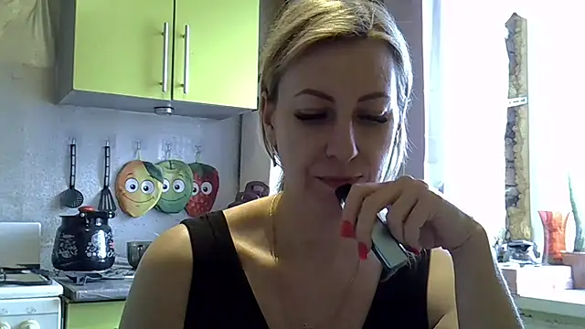 Snapshot of AshleyXHoney chatting on February 2025 11:12:02 AM AshleyXHoney online show from February 2025 11:12:02 AM