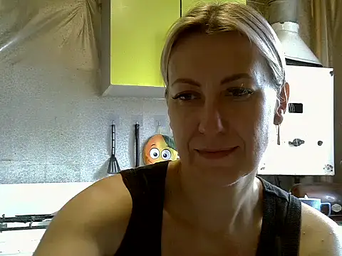 Snapshot of AshleyXHoney chatting on September 2025 06:59:02 AM AshleyXHoney online show from September 2025 06:59:02 AM