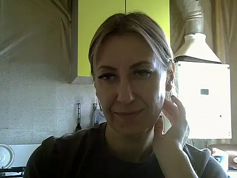 Snapshot of AshleyXHoney chatting on October 2025 07:58:02 AM AshleyXHoney online show from October 2025 07:58:02 AM