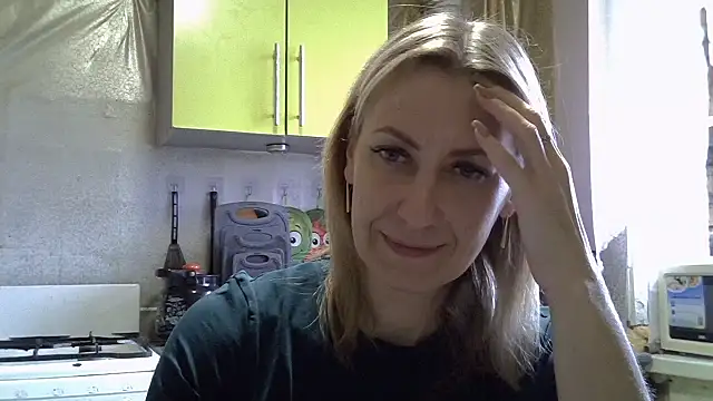 Snapshot of AshleyXHoney chatting on October 2025 07:21:01 AM AshleyXHoney online show from October 2025 07:21:01 AM