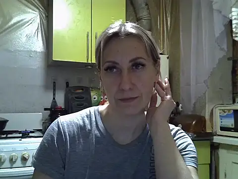 Snapshot of AshleyXHoney chatting on November 2025 05:34:02 PM AshleyXHoney online show from November 2025 05:34:02 PM