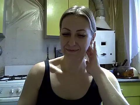 Snapshot of AshleyXHoney chatting on December 2025 07:38:01 AM AshleyXHoney online show from December 2025 07:38:01 AM