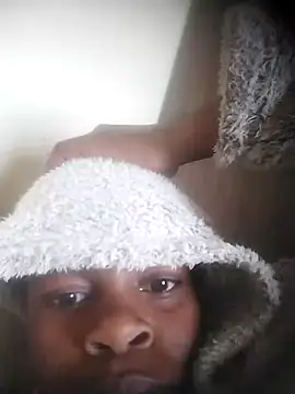 Snapshot of Sluttylesa chatting on September 2025 06:37:01 AM Sluttylesa online show from September 2025 06:37:01 AM