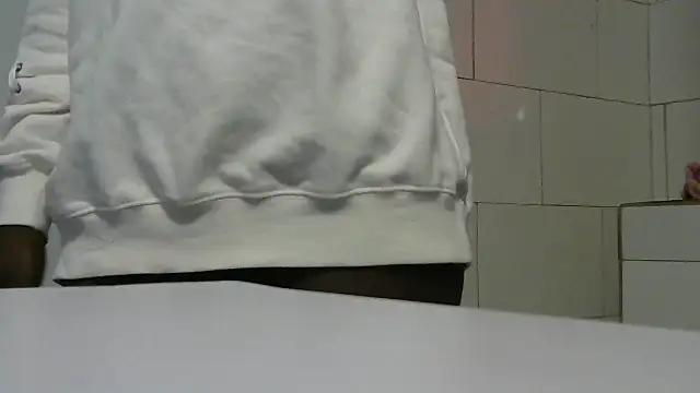 julietunderwoood online show from May 2026 06:40:02 AM