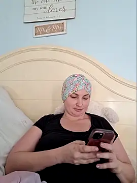 MilfyMrsRobinson online show from February 2026 01:20:01 PM