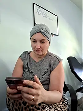 MilfyMrsRobinson online show from May 2026 01:50:01 PM