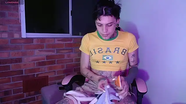 charlotbelucci  online show from November 2025 09:21:01 AM