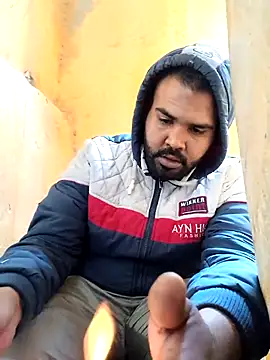 Snapshot of ListedLoin chatting on February 2025 09:25:02 AM ListedLoin online show from February 2025 09:25:02 AM