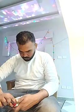 Snapshot of ListedLoin chatting on March 2025 10:30:02 AM ListedLoin online show from March 2025 10:30:02 AM