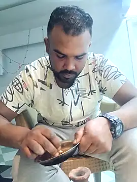 Snapshot of ListedLoin chatting on March 2025 10:50:02 AM ListedLoin online show from March 2025 10:50:02 AM