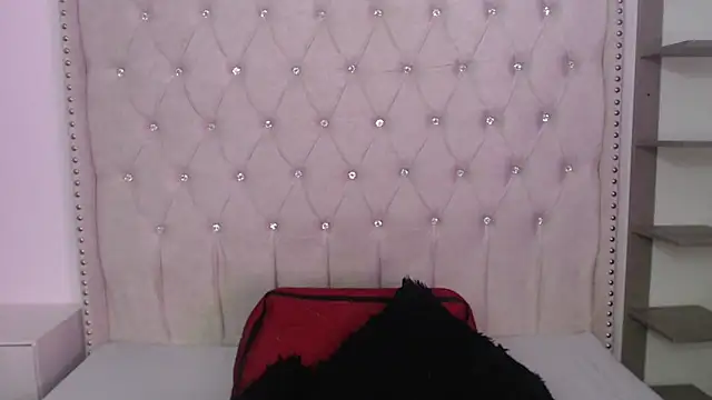 Abril Squirt online show from December 2025 12:17:02 AM