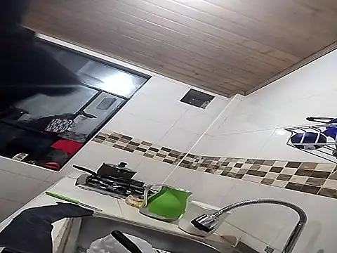 Snapshot of ToysSex_1 chatting on December 2025 01:24:01 AM ToysSex 1 online show from December 2025 01:24:01 AM